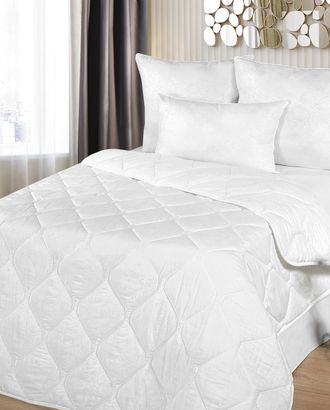 Купить Одеяло "Шарм" однотонное полиэфирное волокно стандарт 1,5 спальный арт. МЛНК-4490-1-МЛНК0004490 оптом в Усть-Каменогорске