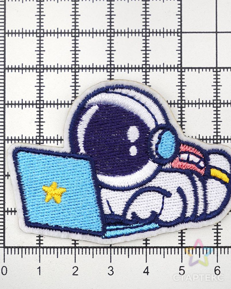 Термоаппликация 'Космонавт с ноутбуком', 6,3*4,5см, Hobby&Pro арт. АРС-58728-1-АРС0001287123 4