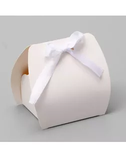Коробка для конфеты, пирожные с лентой, белый, 6 х 6 х 4 см. Кондитерская упаковка арт. СМЛ-236441-1-СМЛ0010334989