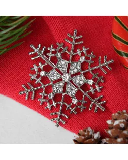 Брошь новогодняя "Снежинка" с сердцевиной, цвет белый в серебре арт. СМЛ-106072-1-СМЛ0005005022