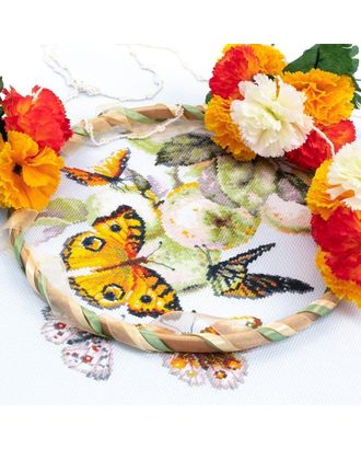 Набор для вышивания ЧУДЕСНАЯ ИГЛА Бабочки на яблоне 21х27 см арт. МГ-92644-1-МГ0787692
