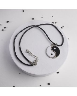 Кулон на шнурке "Инь-ян", цвет чёрно-белый в серебре, на чёрном шнурке, 42 см арт. СМЛ-28002-1-СМЛ3918376
