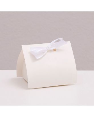 Коробка складная под конфеты, пирожные с лентой, белый, 6 х 6 х 4 см арт. СМЛ-230573-1-СМЛ0007730671
