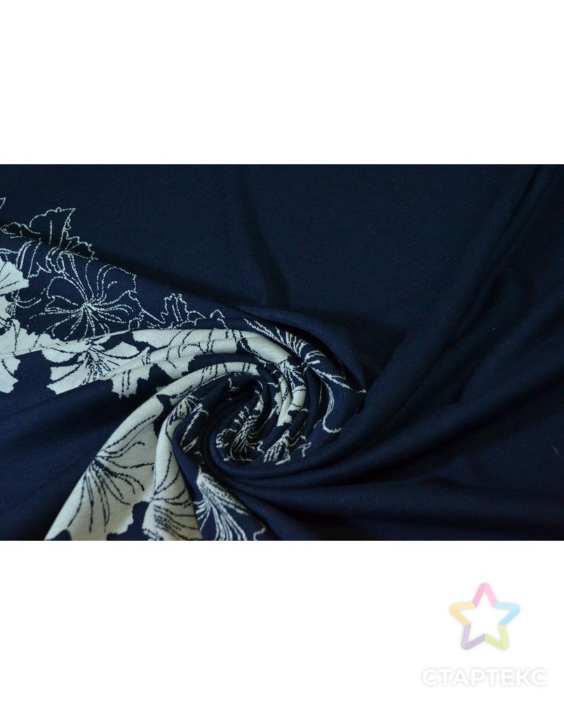 Ткань трикотажная вискозная, цвет: на темно-синем фоне крупные белые цветы арт. ГТ-420-1-ГТ0021915 1
