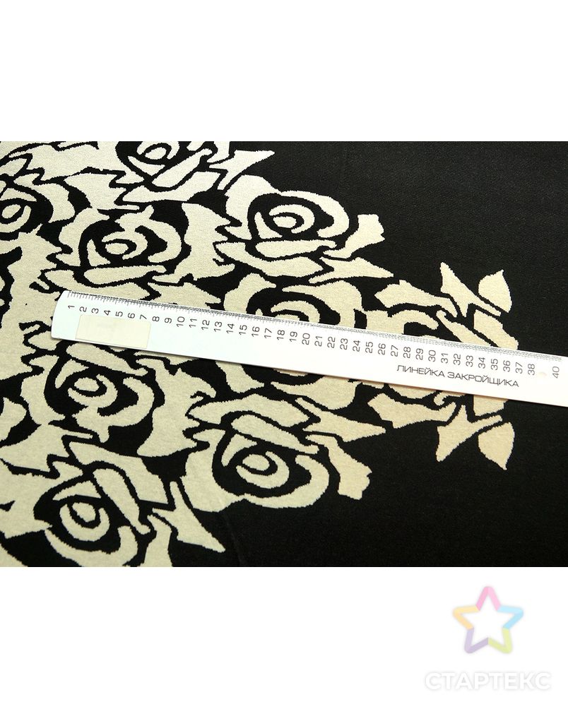 На черном фоне польского трикотажа белоснежный цветочный узор арт. ГТ-1387-1-ГТ0043154