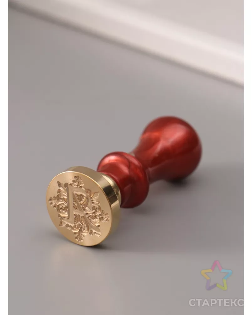 Печать для сургуча с пластиковой ручкой "Буква А на вензеле" 2,5х2,5х6,3 см арт. СМЛ-272618-1-СМЛ0010636984 - рис. 1