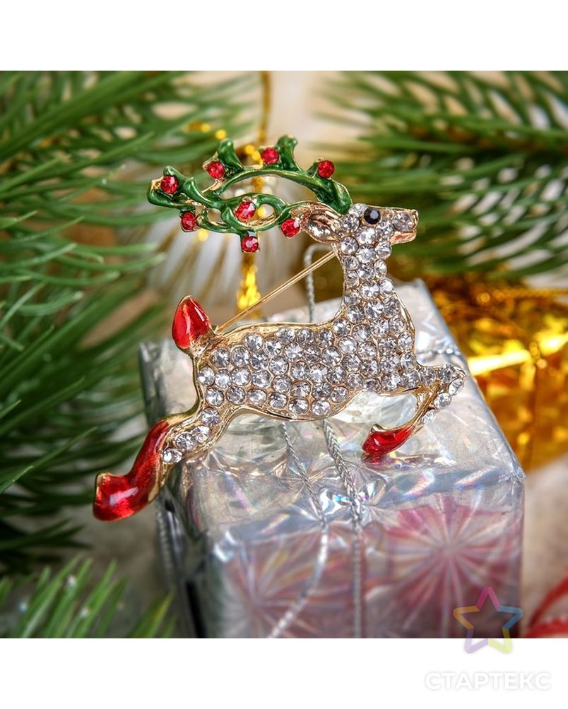 Брошь "Новогодняя сказка" олень рождественский, цветная в золоте арт. СМЛ-36722-1-СМЛ0002291793 1