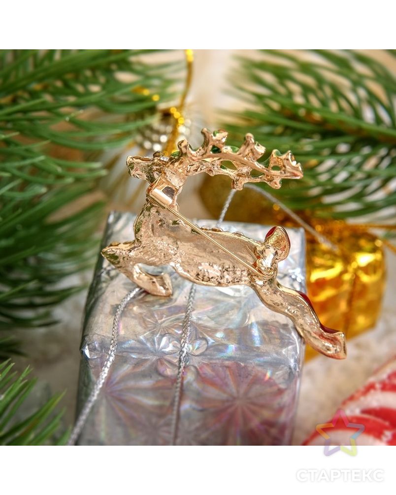 Брошь "Новогодняя сказка" олень рождественский, цветная в золоте арт. СМЛ-36722-1-СМЛ0002291793 2