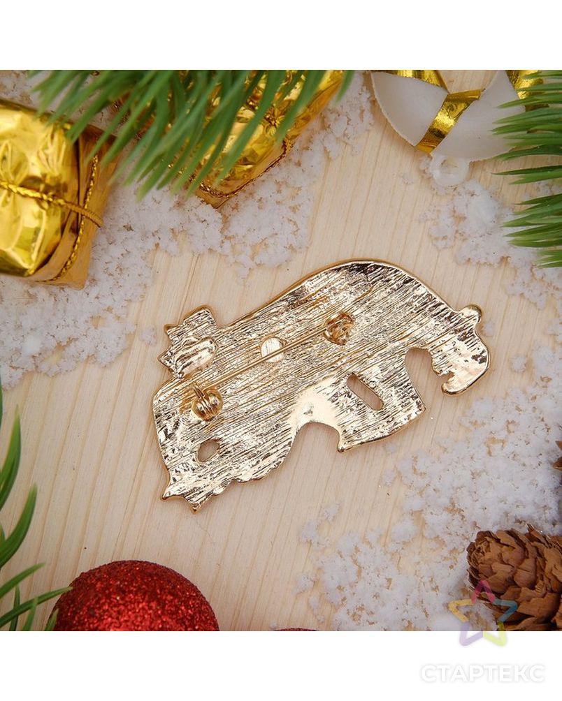 Брошь "Новогодняя сказка" белый медведь, цветная в золоте арт. СМЛ-37350-1-СМЛ0003443538 2