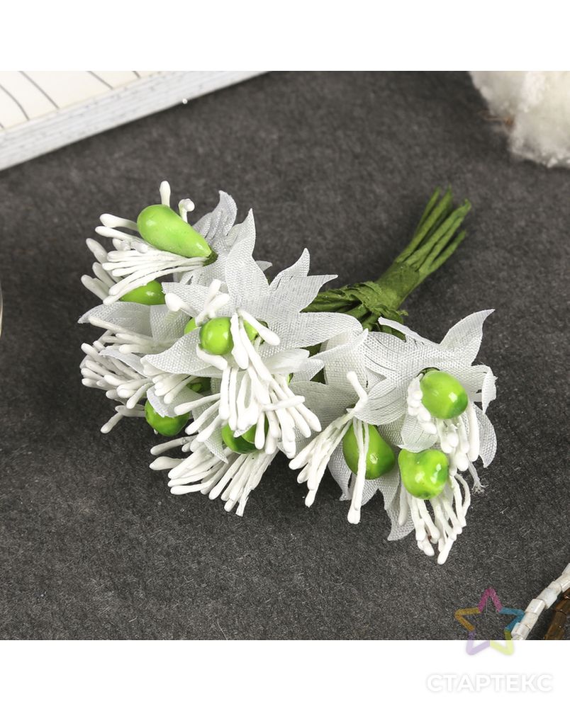 Декор для творчества "Белые хризантемы, зелень" 10 см (1 набор=1 букету) в букете 12 цветов арт. СМЛ-10501-1-СМЛ3455674 1