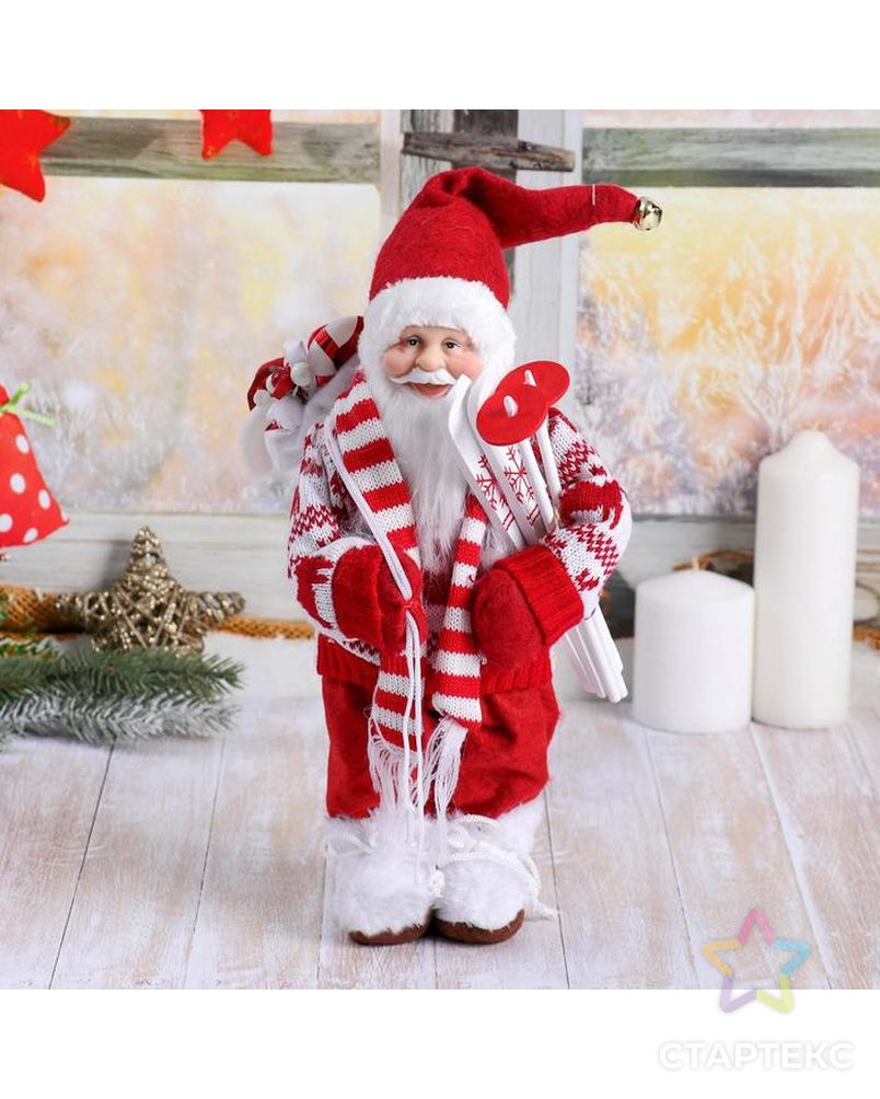 Дед Мороз в вязаном костюме с лыжами и мешком 30 см арт. СМЛ-57465-1-СМЛ0003555418 1