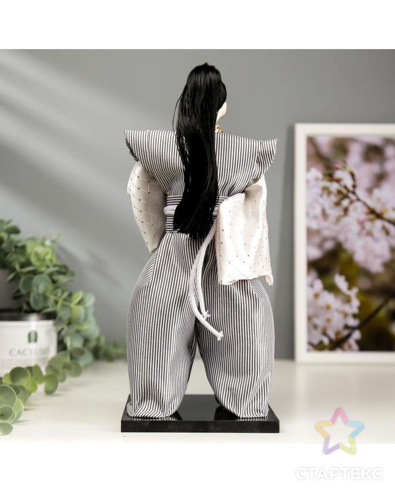 Кукла коллекционная "Самурай в сером кимоно с мечом" 30х12,5х12,5 см арт. СМЛ-66459-1-СМЛ0004147028 4