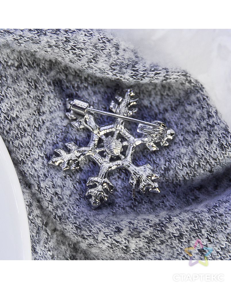 Брошь новогодняя "Снежинка" самая красивая, цвет голубой в серебре арт. СМЛ-36772-1-СМЛ0004311273 4