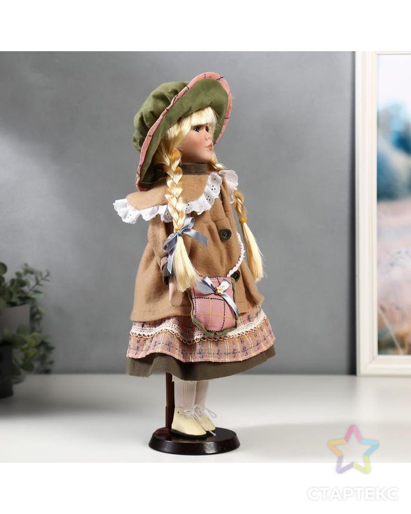 Кукла коллекционная керамика "Лена в зелёно-розовом платье и бежевом пальто" 40 см арт. СМЛ-137535-1-СМЛ0004822716