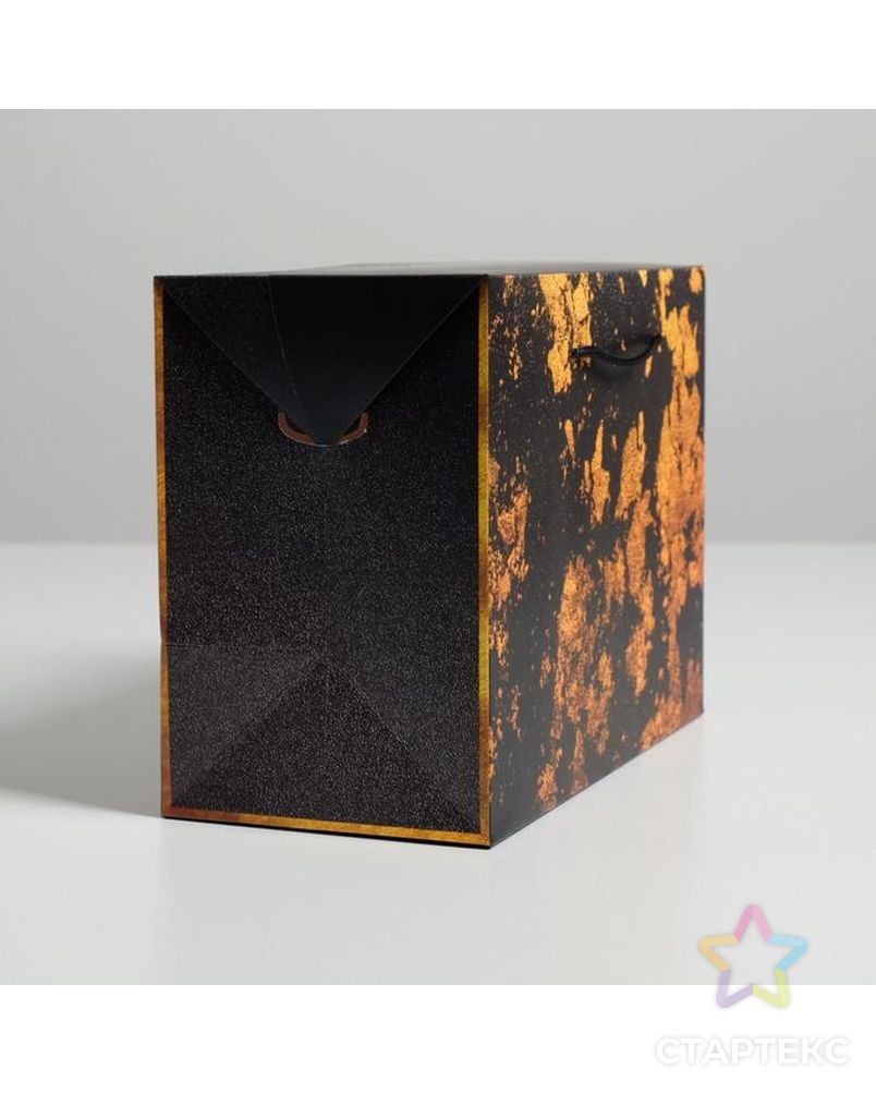 Пакет-коробка «Праздничный», 23 × 18 × 11 см арт. СМЛ-105409-1-СМЛ0004922097