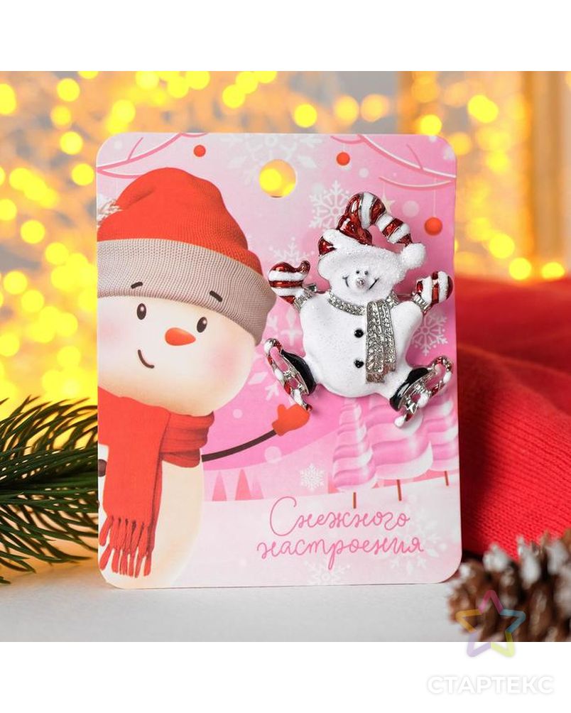 Брошь новогодняя "Снеговик" карамелька, цвет красно-белый в серебре арт. СМЛ-106058-1-СМЛ0004965505 1