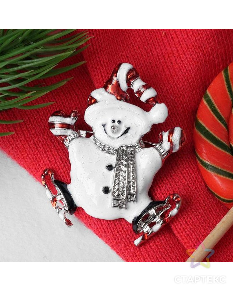 Брошь новогодняя "Снеговик" карамелька, цвет красно-белый в серебре арт. СМЛ-106058-1-СМЛ0004965505 3