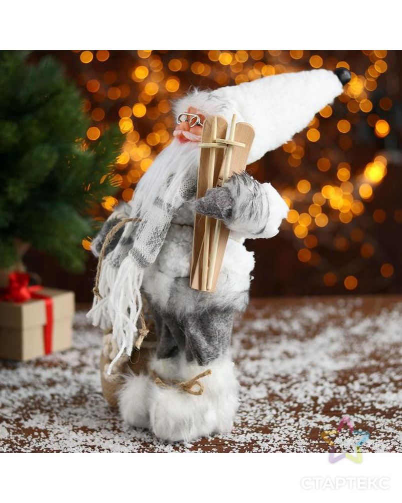 Дед Мороз "В белой шубке с лыжами" 18х30 см арт. СМЛ-94157-1-СМЛ0005036026 2
