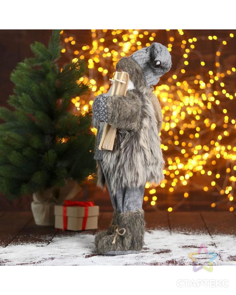 Дед Мороз "В сером костюме с лыжами" 23х45 см арт. СМЛ-91238-1-СМЛ0005036036 2