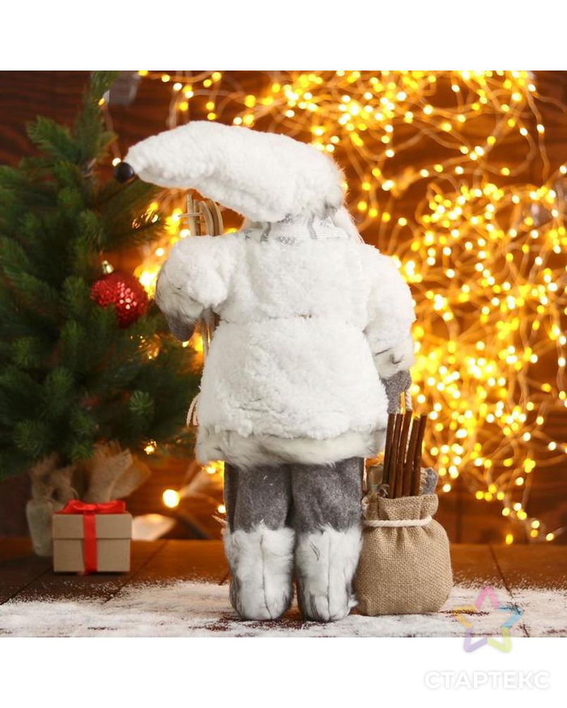 Дед Мороз "В белой шубке с лыжами" 23х45 см арт. СМЛ-91207-1-СМЛ0005036037 3
