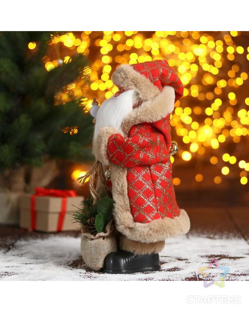 Дед Мороз "В красной шубке в клетку с подарками" 18х30 см арт. СМЛ-91239-1-СМЛ0005036040 2