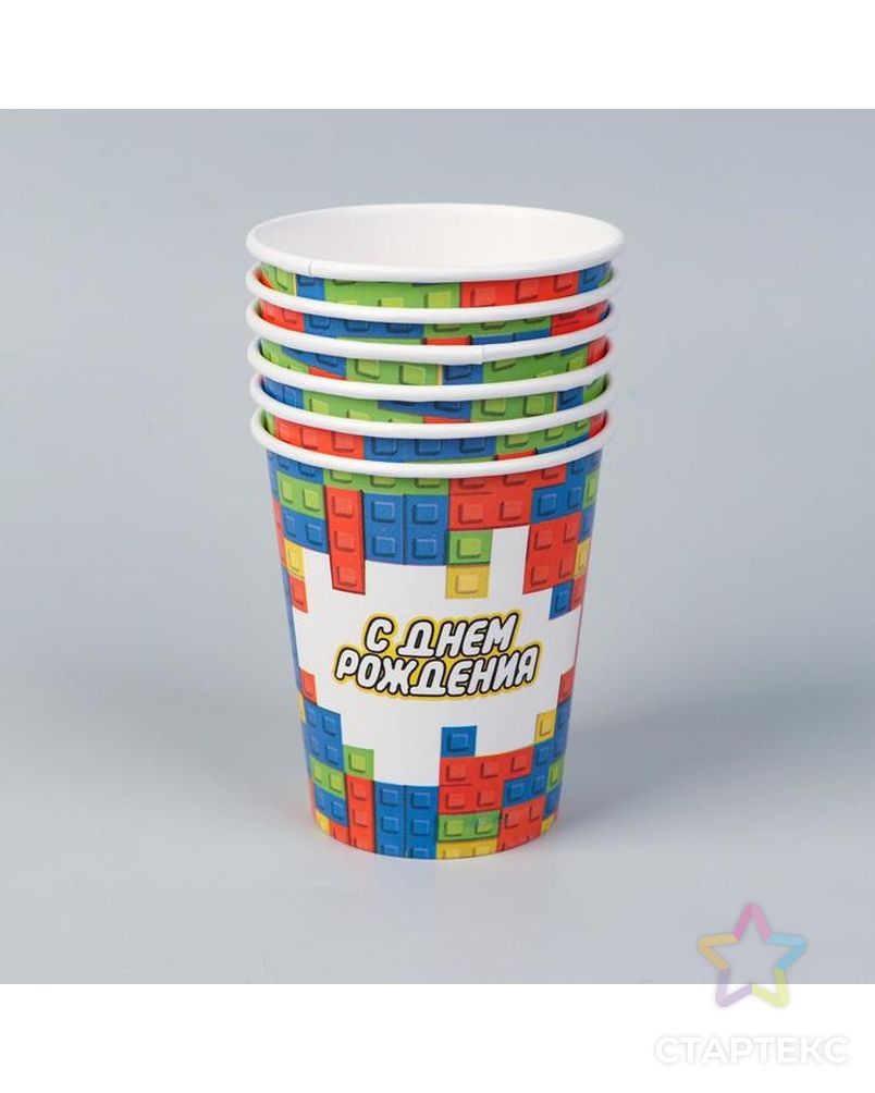 Набор бумажной посуды "С днем рождения, кубики", 6 тарелок, 6 стаканов, 6 колпаков, 1 гирлян арт. СМЛ-119084-1-СМЛ0005216758