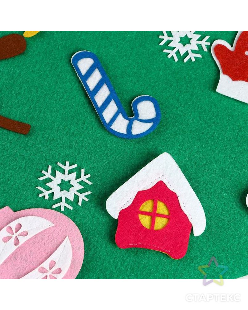 Интерьерная ёлка "Новогодняя", 22 игрушки на липучках, 2 гирлянды, 10 снежинок, 86×60 см арт. СМЛ-113520-1-СМЛ0005239305 2