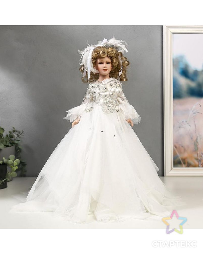 Кукла коллекционная керамика "Констанция в белом платье с перьями" 45 см арт. СМЛ-136867-1-СМЛ0005243407 1