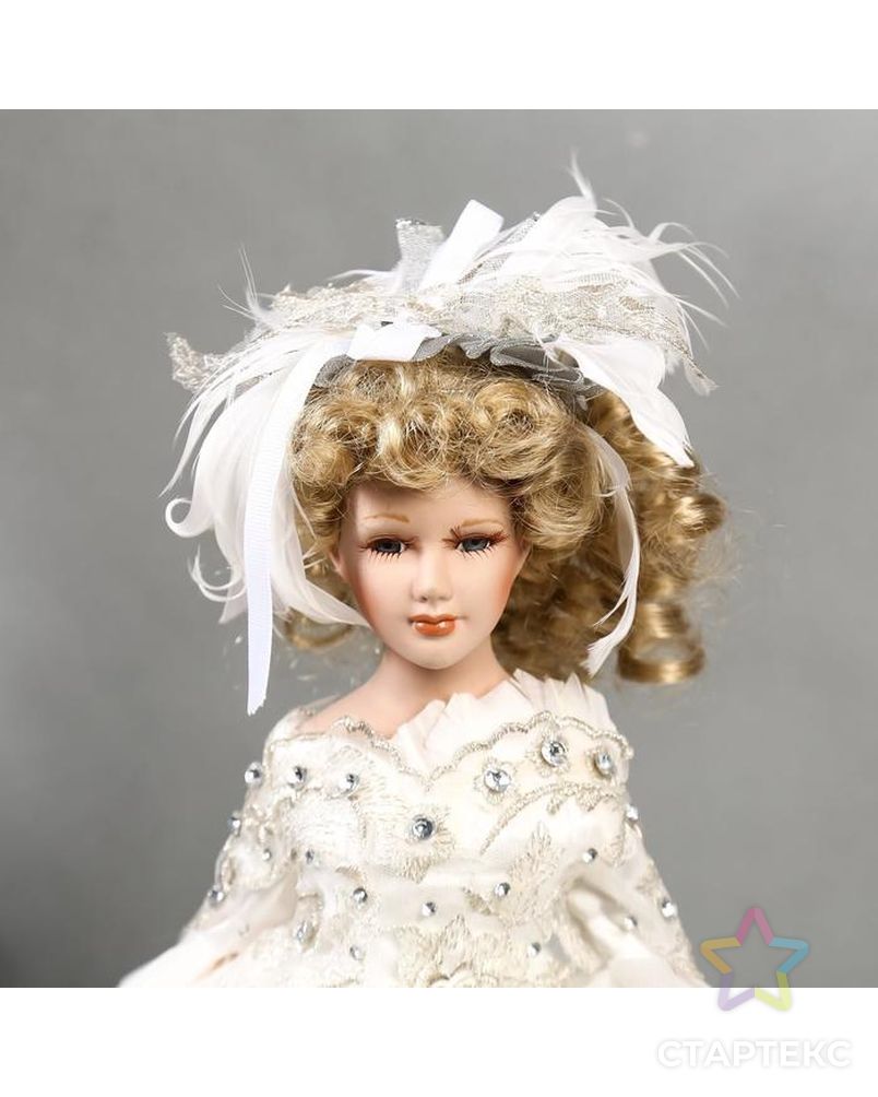 Кукла коллекционная керамика "Констанция в белом платье с перьями" 45 см арт. СМЛ-136867-1-СМЛ0005243407 5