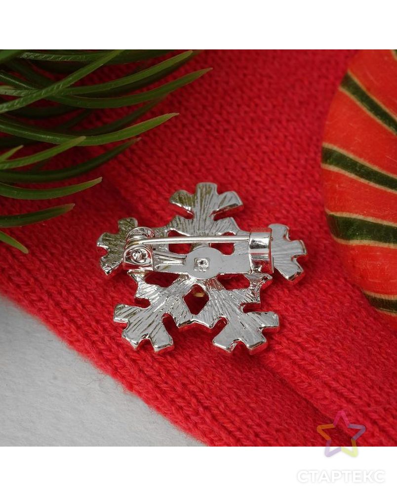 Брошь новогодняя "Снежинка" мини, цвет белый в серебре арт. СМЛ-169458-1-СМЛ0005445499 2