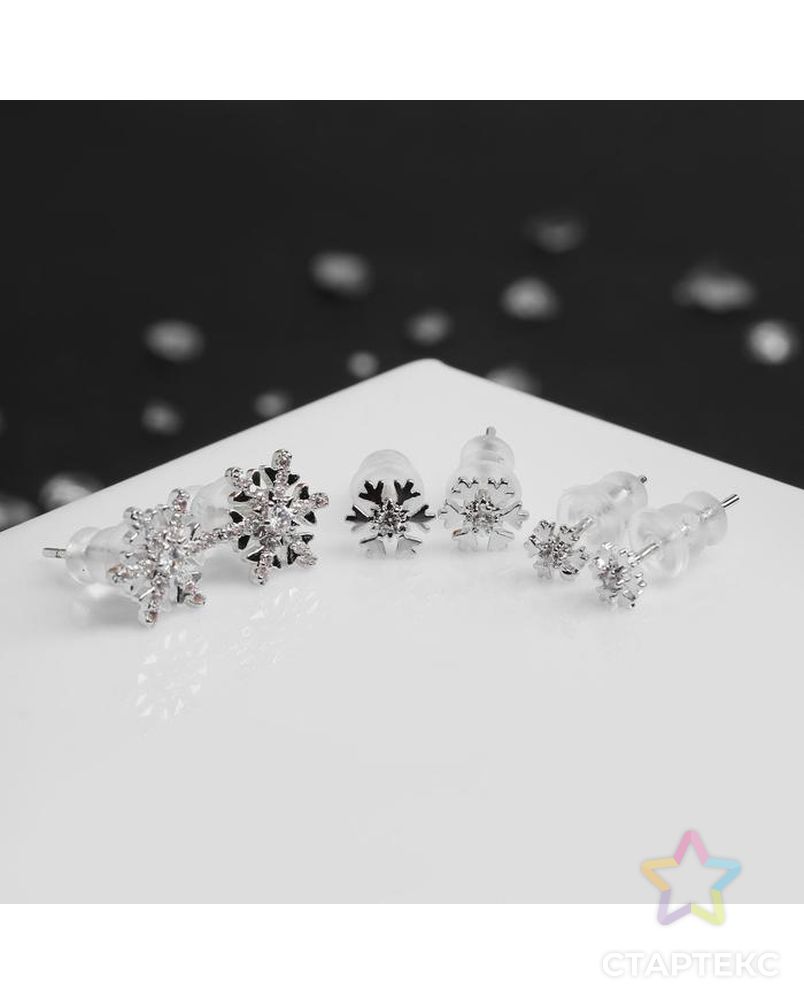 Пусеты 3 пары "Новогодние" снежинки, метель, цвет белый в серебре арт. СМЛ-130912-1-СМЛ0005555188 1