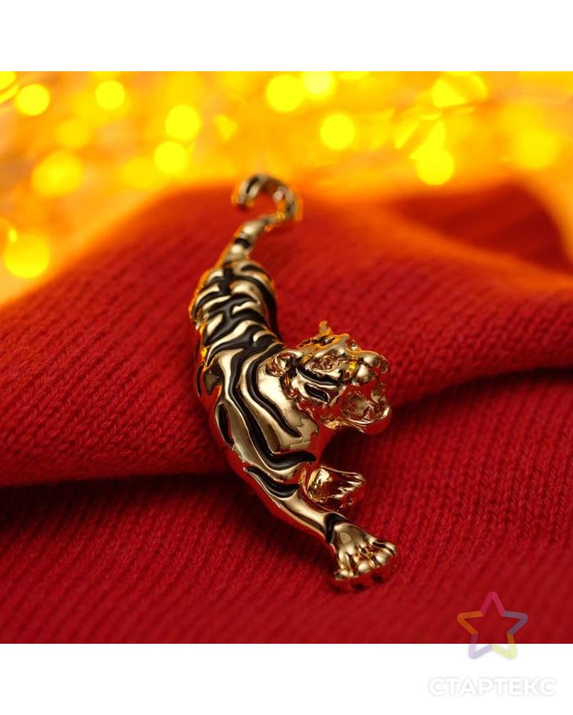Брошь новогодняя "Тигр" крадущийся, цвет чёрный в золоте арт. СМЛ-163435-1-СМЛ0006908388