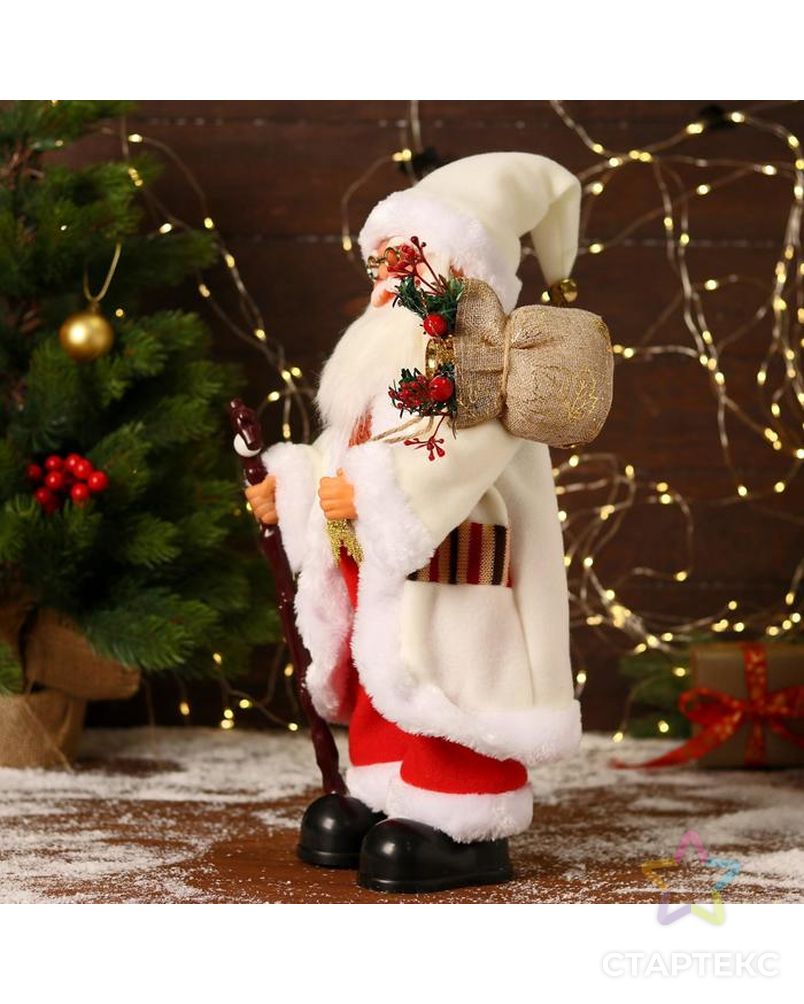 Дед Мороз "В белом костюмчике с орнаментом, с посохом" двигается, 20х40 см арт. СМЛ-170858-1-СМЛ0006938379