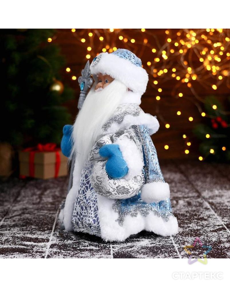 Дед Мороз "В голубой шубе, с посохом и подарками" двигается, 22х30 см арт. СМЛ-161870-1-СМЛ0006939398 2