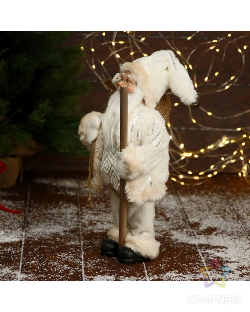 Дед Мороз "В белой шубе, кофте ромбик, с посохом и подарками" 16х30 см арт. СМЛ-195519-1-СМЛ0006949614 2