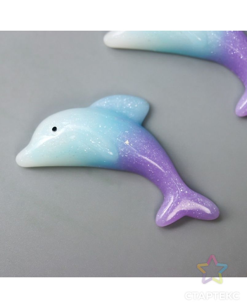 Декор для творчества пластик "Дельфин голубо-сиреневый" блеск 3,2х1,3 см арт. СМЛ-201312-1-СМЛ0007322344