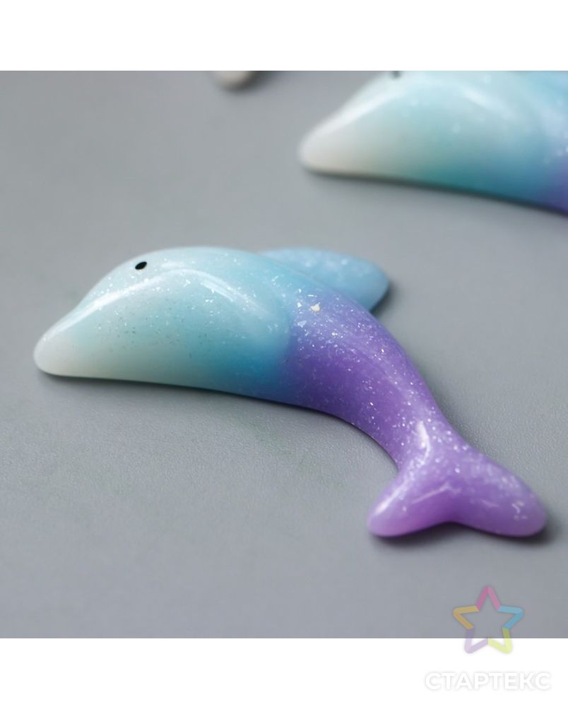 Декор для творчества пластик "Дельфин голубо-сиреневый" блеск 3,2х1,3 см арт. СМЛ-201312-1-СМЛ0007322344 2