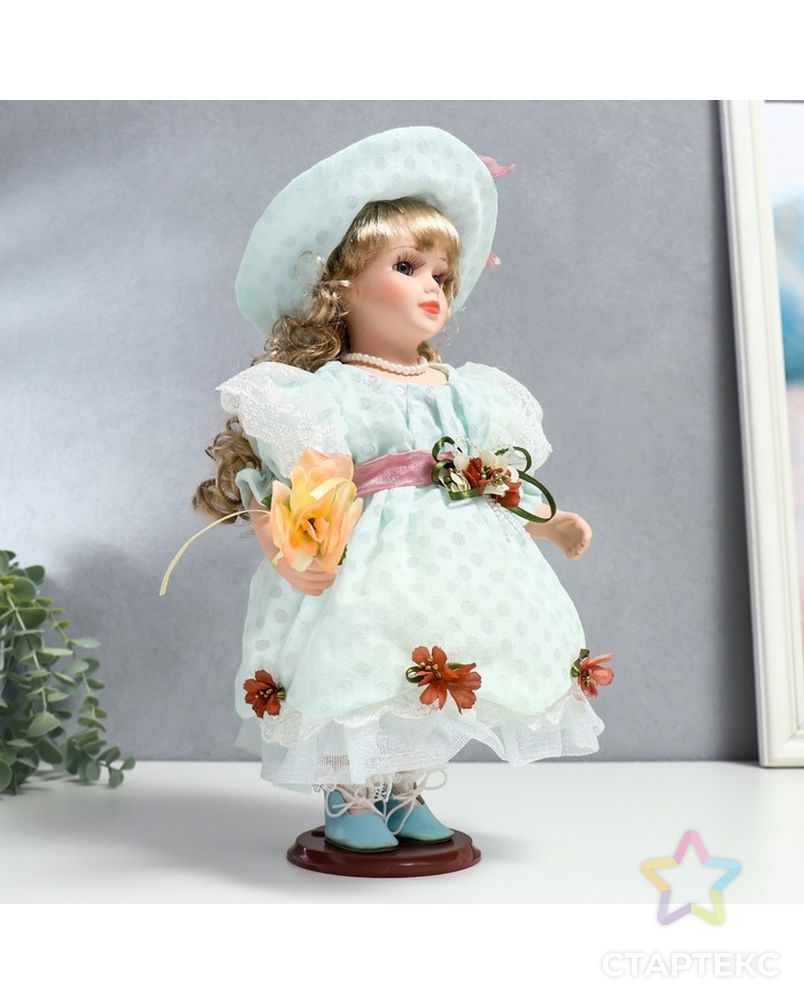 Кукла коллекционная керамика "Люси в голубом платье, шляпке и с цветами" 30 см арт. СМЛ-231590-1-СМЛ0007390260 2